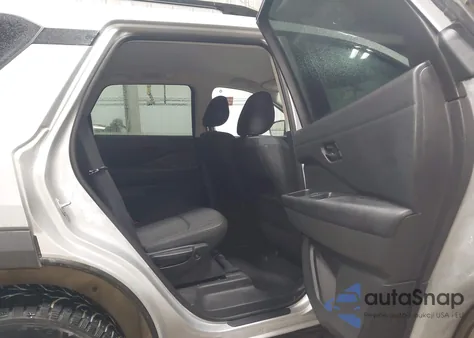 2024 Nissan Pathfinder Sv 4Wd z USA, uszkodzony, nr VIN 5N1DR3BC4RC277824